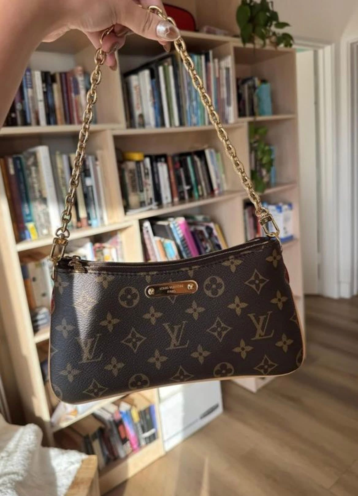 Shoulder bag - less quality